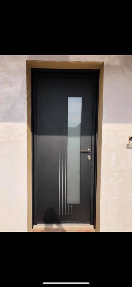 Porte d'entrée design sécurisée haut de gamme K-Line sur Martigues et les bouches du Rhône