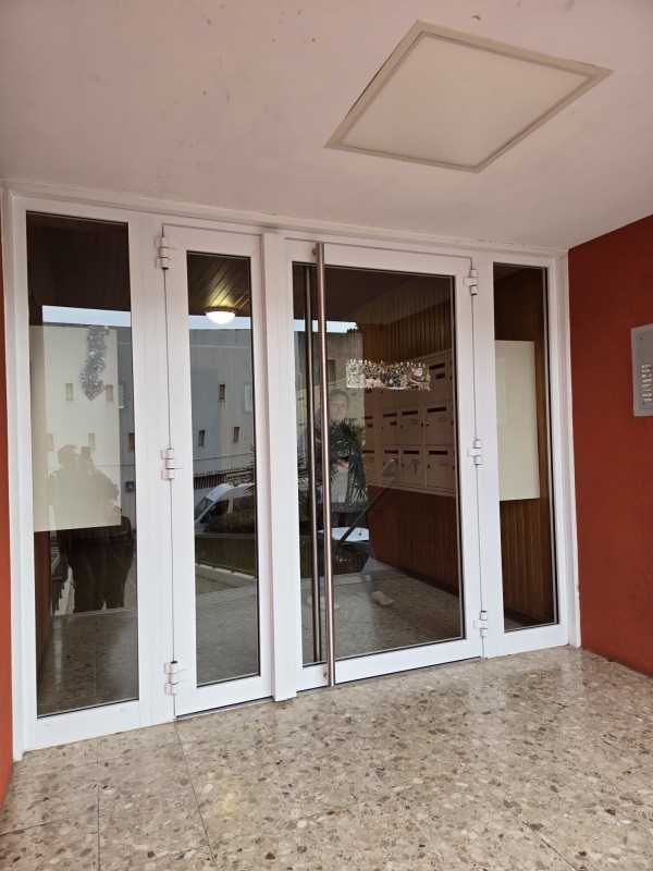 Mise en place d'une porte d'entrée d'immeuble Kline sur Vitrolles