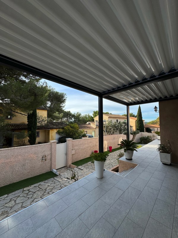 Pergola bioclimatique sur Istres 