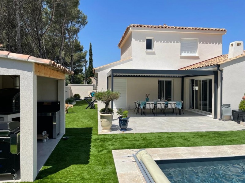 Installateur de pergolas haut de gammes sur Martigues et la Côte Bleue 