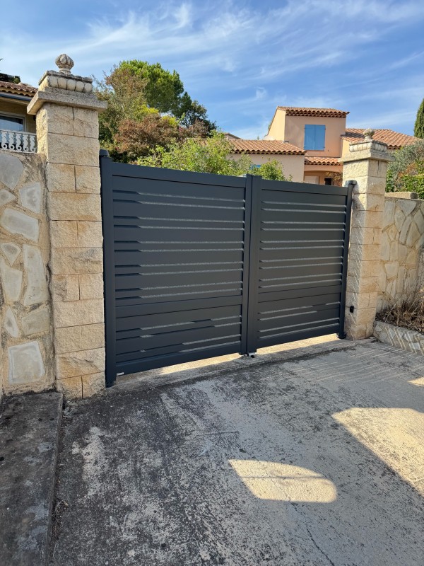 Mise en place d'un portail Kostum modèle Strolad sur Istres