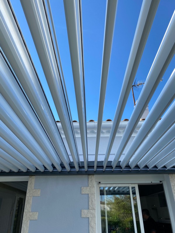 Pergola bioclimatique sur Martigues