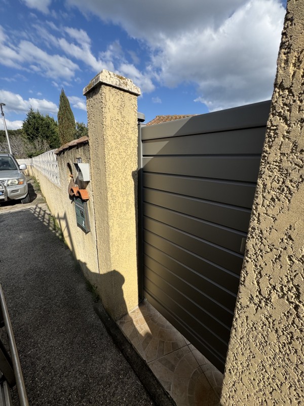 Remplacement d'un portillon Kostum en aluminium sur Fos-sur-Mer