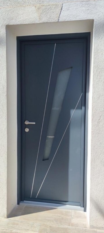 Mise en place d'une porte d'entrée Kline sur Fos sur Mer