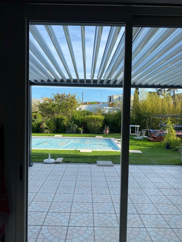 Pergola bioclimatique sur Martigues
