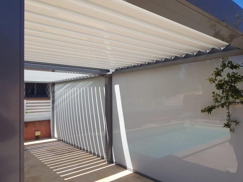 Mise en oeuvre d'une Pergola OPEN store Zip sur Martigues