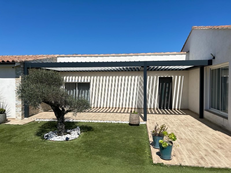 Pergola bioclimatique grande dimension 