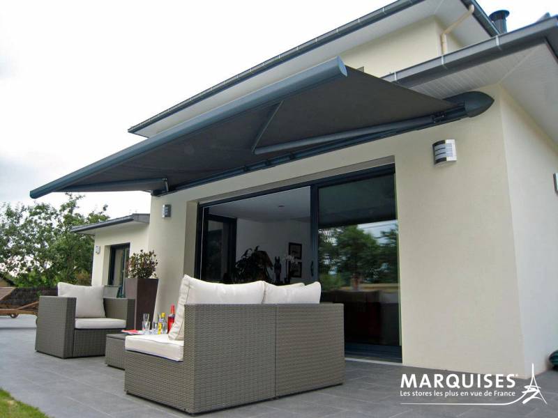 Mise en place d'un store banne Marquises Onyx sur Fuveau