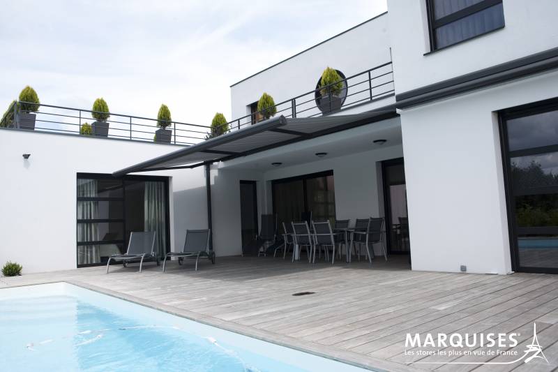 Mise en place d'un store banne Marquises Onyx sur Fuveau