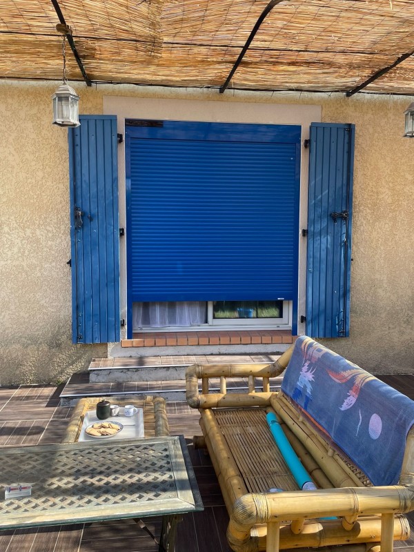 Mise en place de volet roulant Lakal Solaire sur Istres