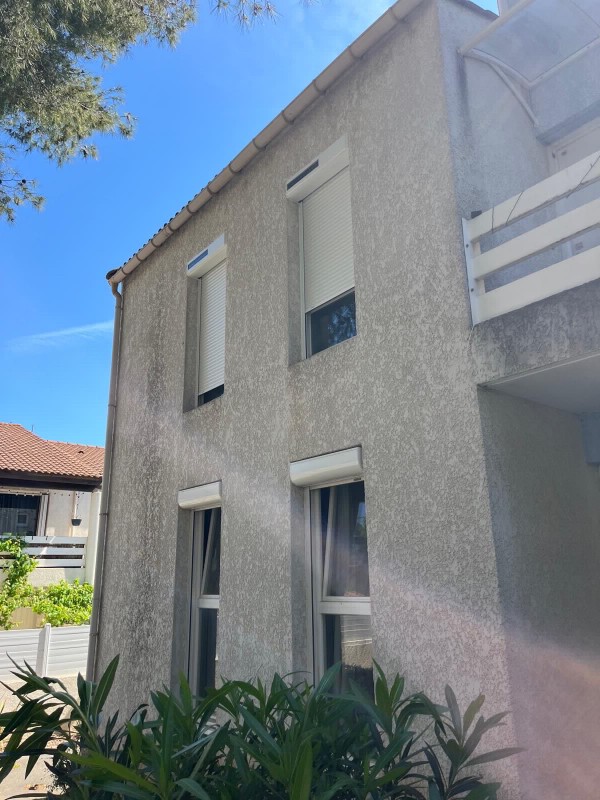 Mise en place de volet roulant solaire sur Martigues