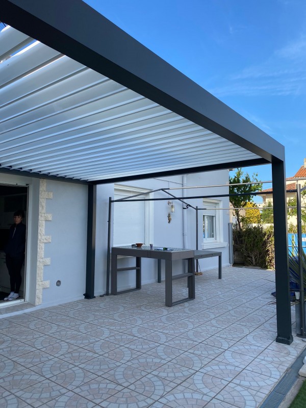 Pergola bioclimatique sur Martigues