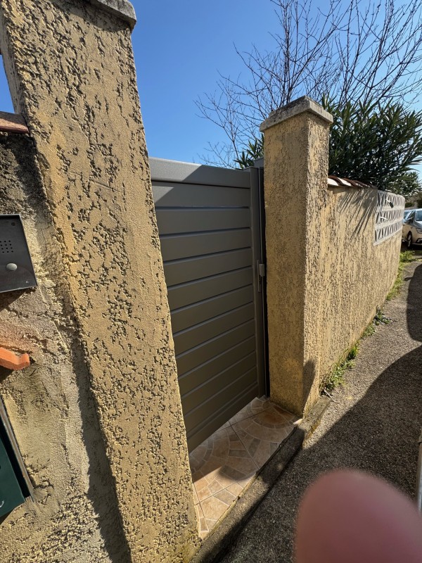 Remplacement d'un portillon Kostum en aluminium sur Fos-sur-Mer