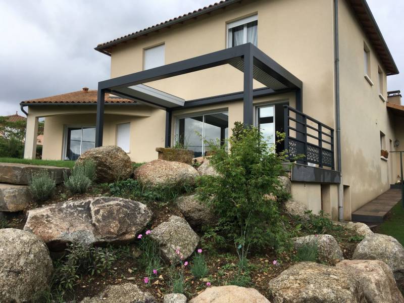 Mise en place d'une pergola bioclimatique rétractable sur Calas