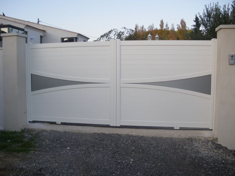 Portail coulissant en aluminium