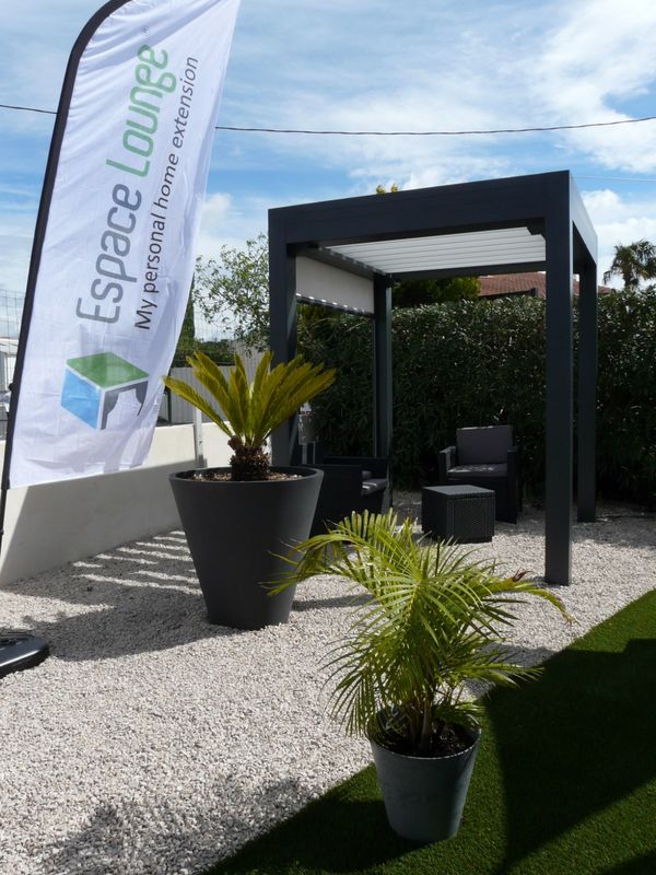 Pergola bioclimatique dans nos bureaux SMA