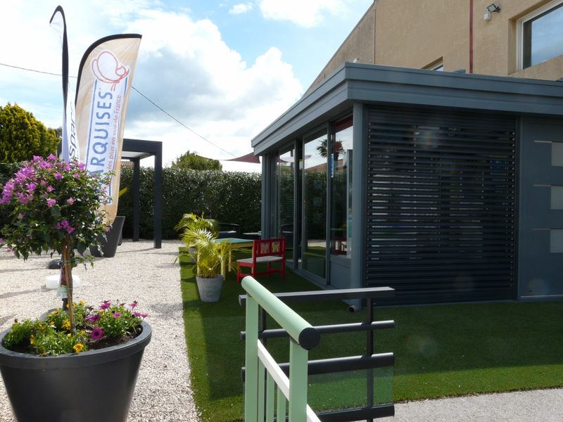 Véranda ou pièce a vivre avec toiture isolante et verre sur Martigues