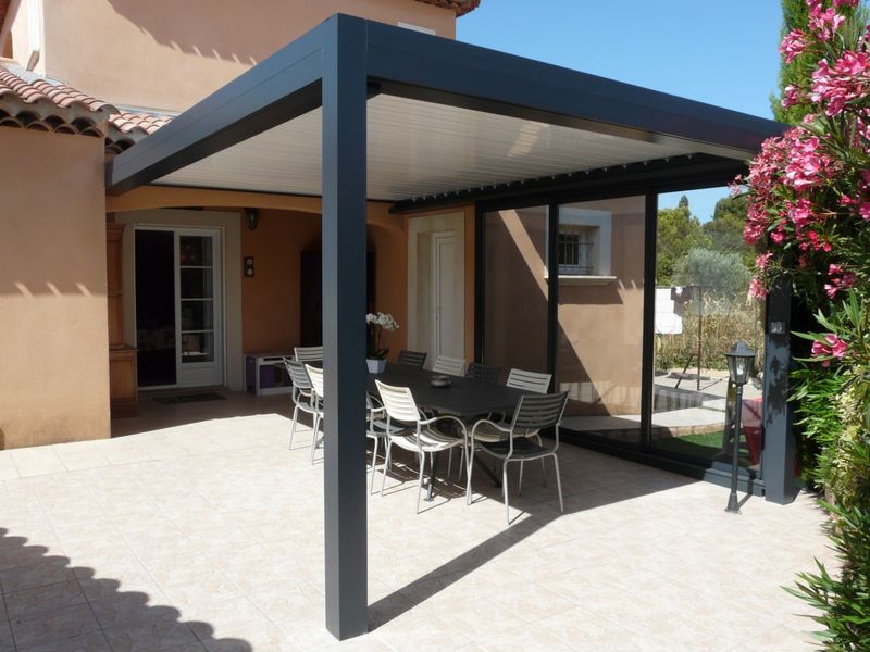 Pergola bioclimatique Marquises sur Carry