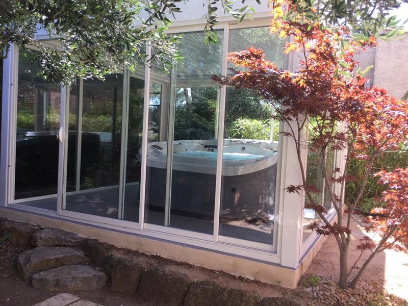 Pergola design bioclimatique posé sur Martigues