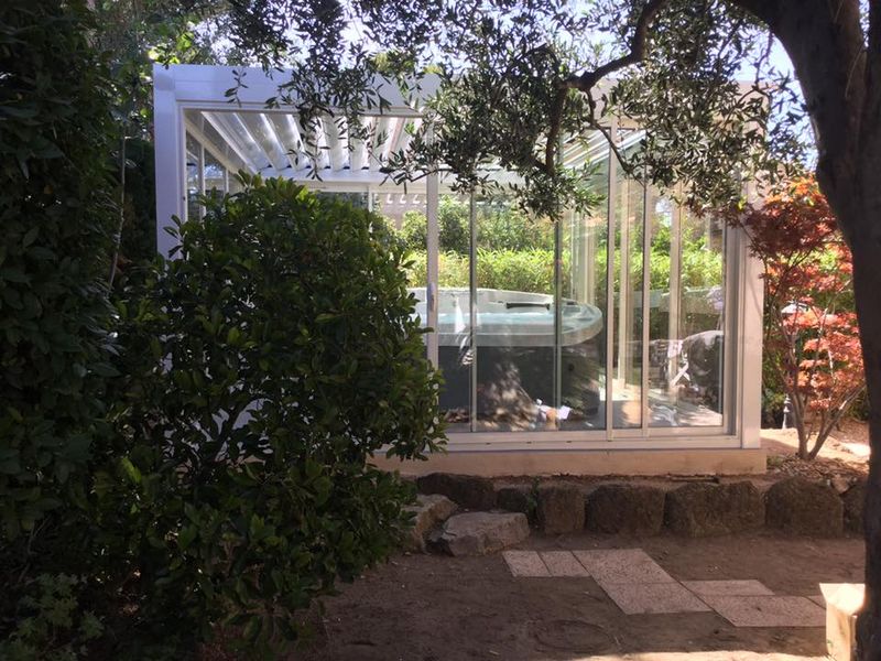 Pergola design bioclimatique posé sur Martigues