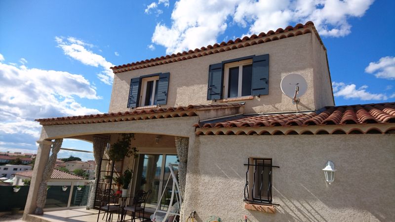 Pose de volets battants isolés sur cadre gris anthracite sur Fos Sur Mer 