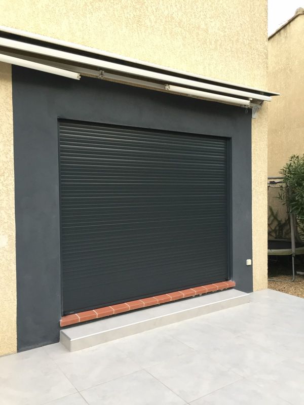 Volet roulant Bubendorff sur une maison de la Couronne