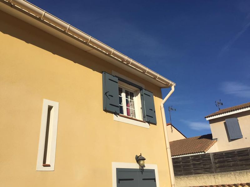 Volets battants 7031 fsm sur Saint-mitre